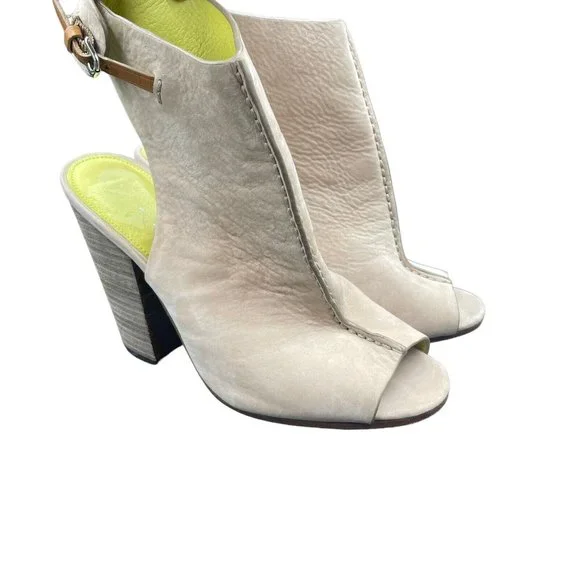 Coach Saratoga Open Toe Bootie Womens 7.5 B Beige Leather STYLE Q4463 A6469 - Picture 2 of 9